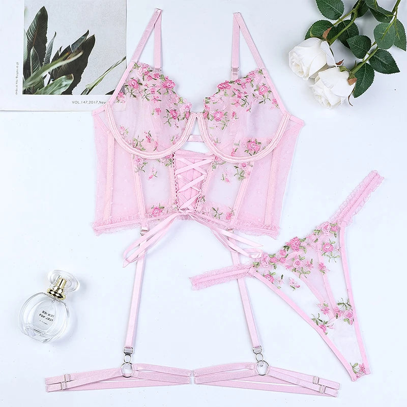Elegant Floral Lace 3-Piece Lingerie – Bra, Briefs & Cute Lace-Up Details